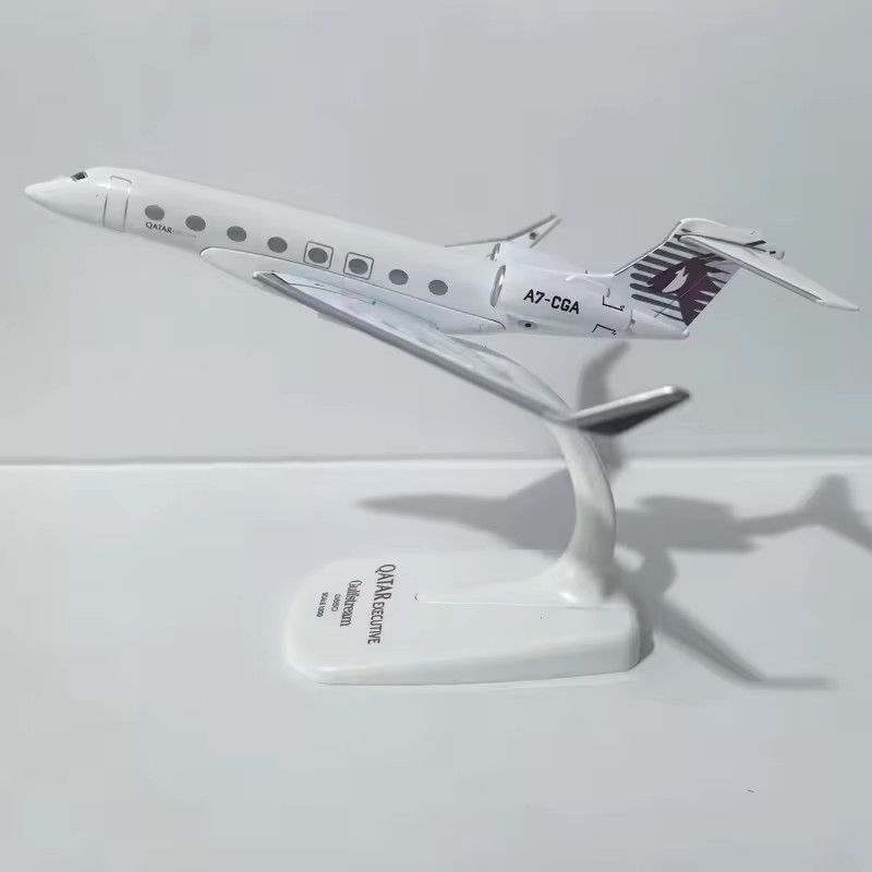 Model Kit Planes - 1/200 Scale Qatar Airways Gulfstream G650