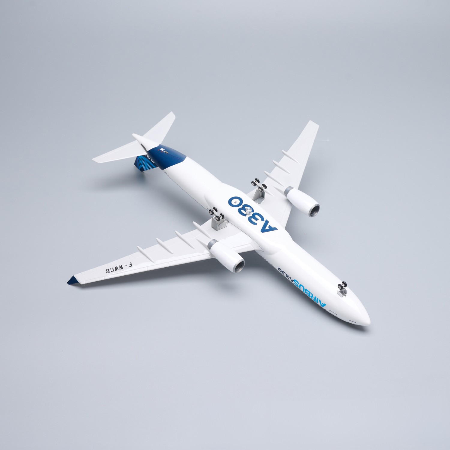 47cm Large Scale Prototype A33 - đánh giá và giá Model Kit Planes