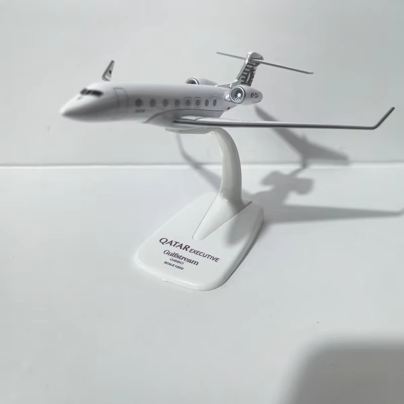 1/200 Scale Qatar Airways Gulf - đánh giá và giá Model Kit Planes
