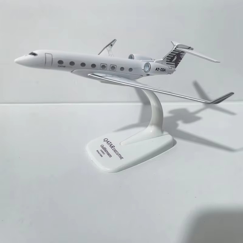 1/200 Scale Qatar Airways Gulf - đánh giá và giá Model Kit Planes